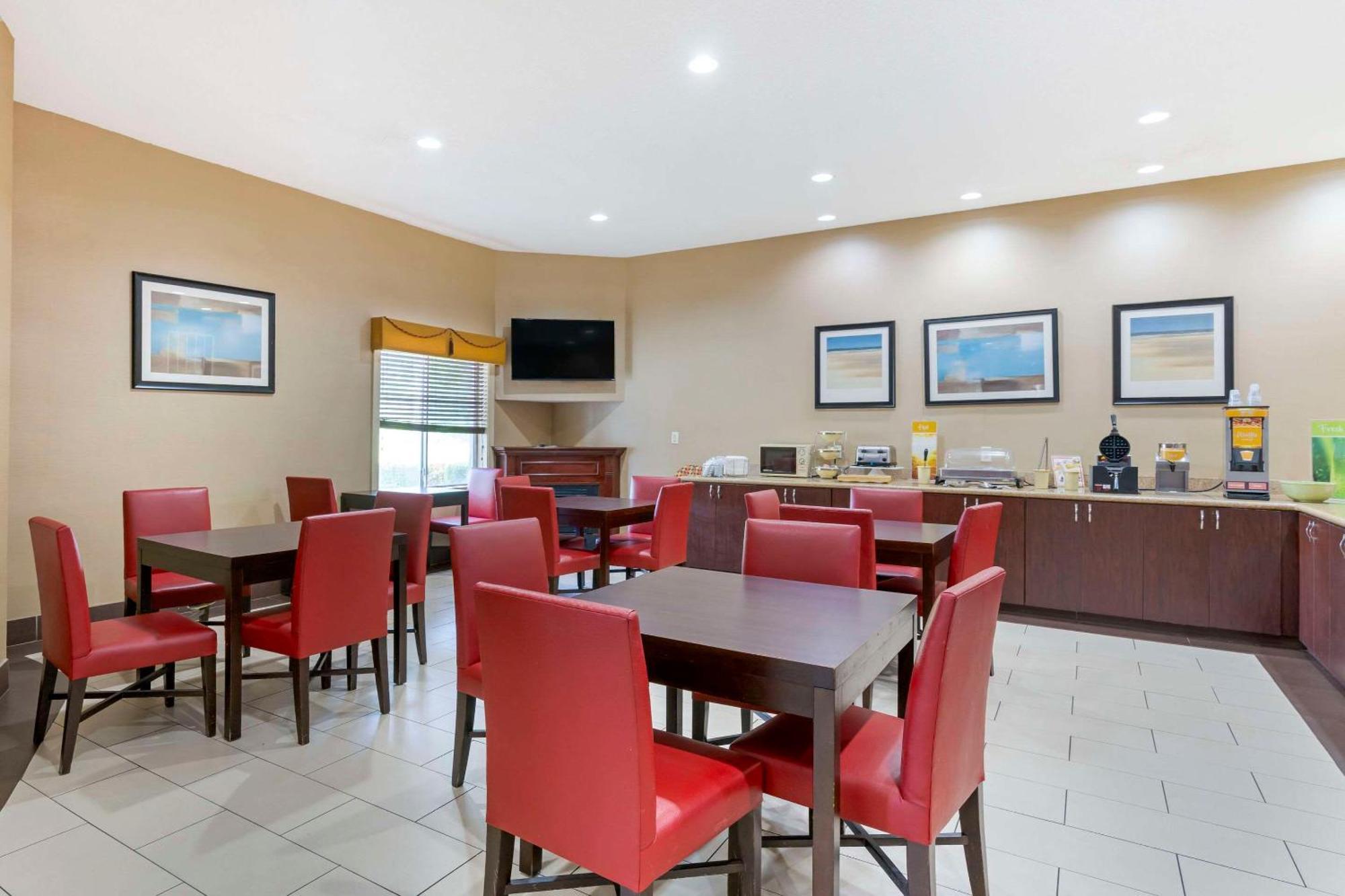 Quality Suites La Grange Εξωτερικό φωτογραφία
