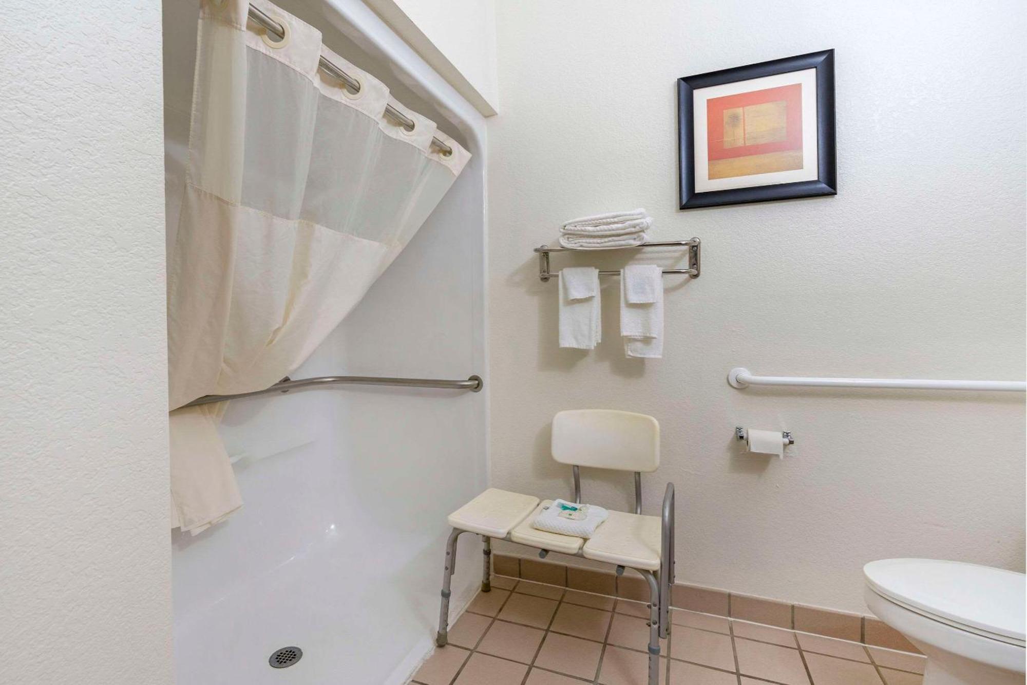 Quality Suites La Grange Εξωτερικό φωτογραφία