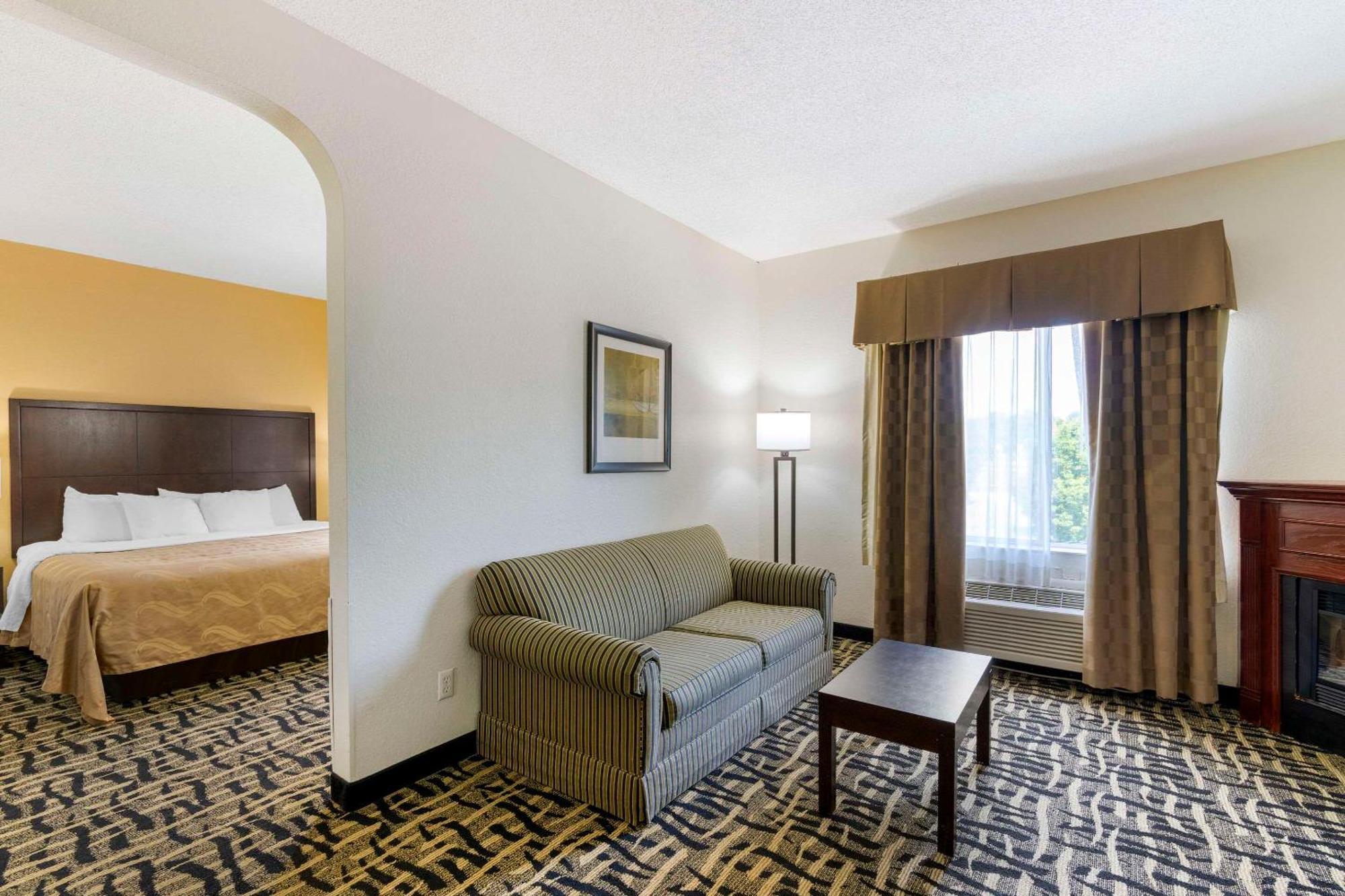 Quality Suites La Grange Εξωτερικό φωτογραφία